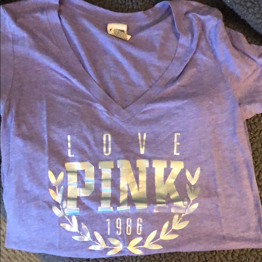 VS/Pink shirt